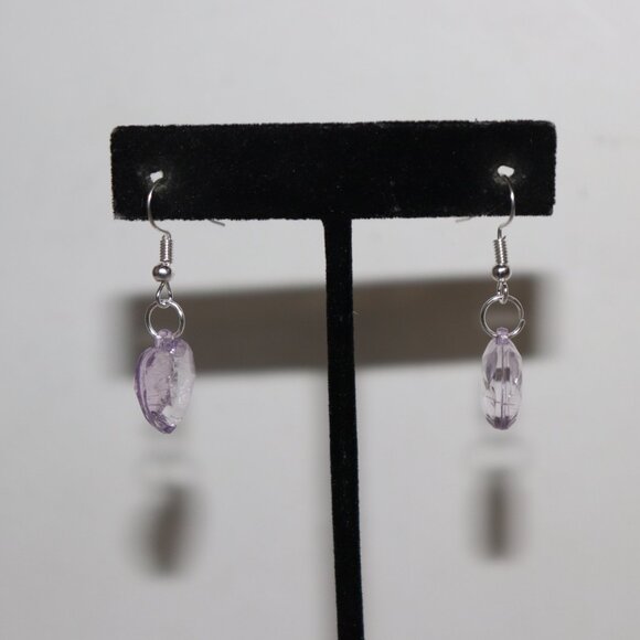Beautiful NWoT purple heart dangle hook earrings 1.5" tall - Picture 5 of 5
